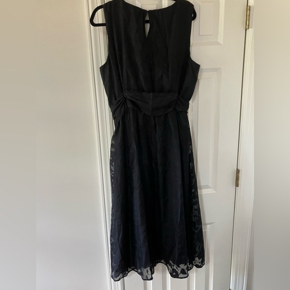 NWT Anne Klein Women's V-neck Sleeveless Attached-sash Midi Dress In Black (XL) - Picture 3 of 10